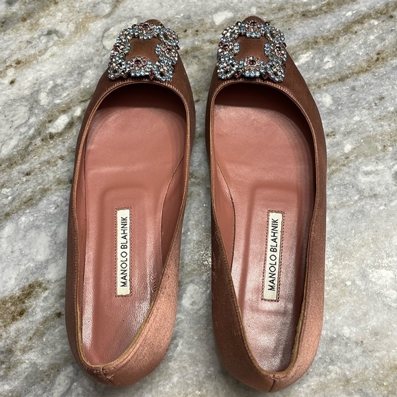 Manolo Blahnik Hangisi Crystal Embellished Satin Flats - Picture 4 of 12